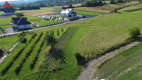 Płaska działka budowlana z widokiem na góry