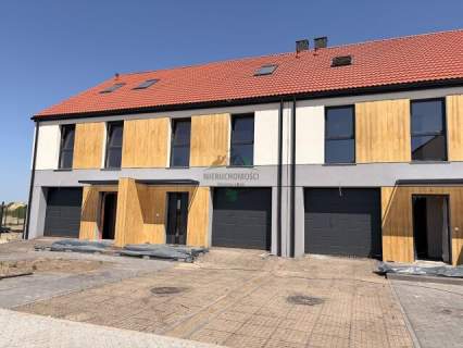 114m2 28m2 poddasza, ogród, salon od południowej strony