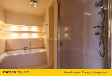 Apartament - 4 pokoje z garażem i balkonem