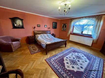 Przestronny dom 360 m z ogrodem   Piękny ogród