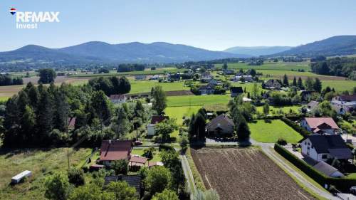 Widok na góry, Spokojna okolica