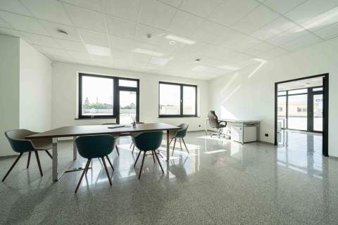 Biurowiec 250 m A2 Hala Plac 1,7 ha Turkowo