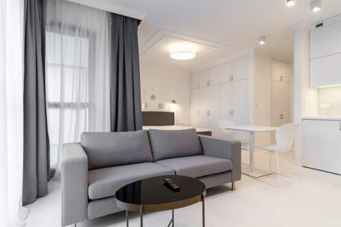 Duża kawalerka balkon-Wolska 45/blisko st. metra