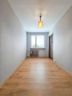 3 pokoje balkon, 68m2, parking, do remontu