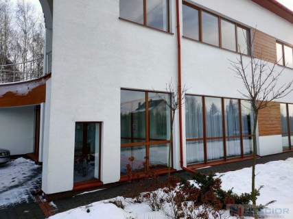 Lokal 400 m2