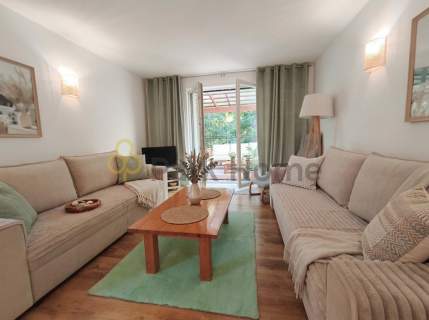 Apartament na zamkniętym ośrodku przy plaży