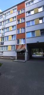 Komandorska/38,5 m /2 pokoje naprzeciw UE.