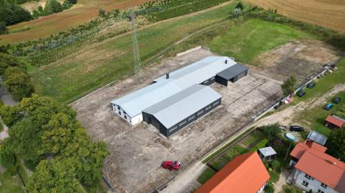 Hala 1200 m Plac 4000 m przy DK20 Moc 150 kW TIR