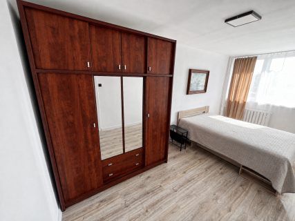 2 duże pokoje duży balkon winda gotowe do zamieszkania
