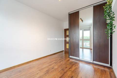 3-pok/blisko tramwaj/garaż/kom.lok/2 balkony/Rucza