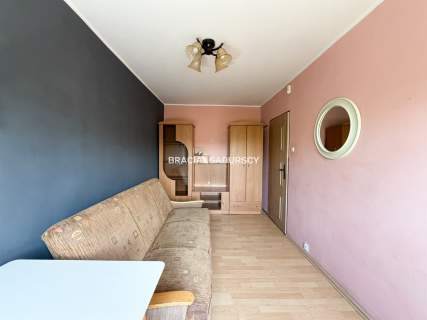 4 osobne pokoje, balkon, oddzielna kuchnia