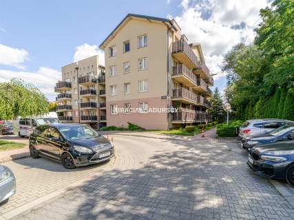 2 piętro, balkon, 3 pok., piwnica,zielono, parking