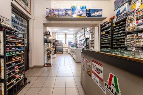 Lokal usługowy z zapleczem mieszkalnym w centrum