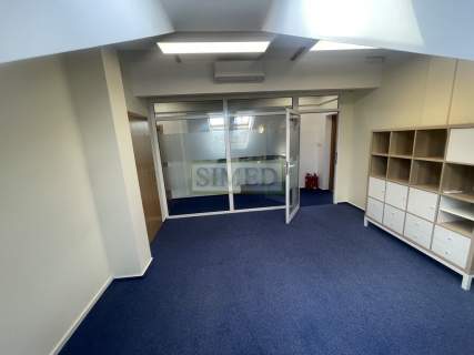 Wysoki standard,skosy,recepcja,parking,dostęp24h