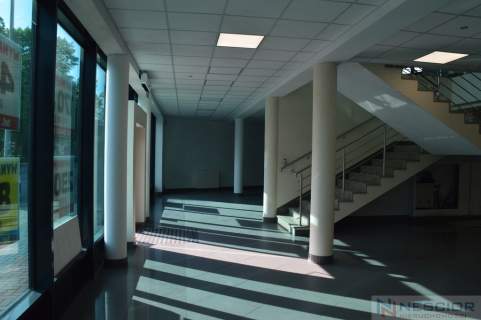 Idealny lokal pod działalność handlową 170 m2-part