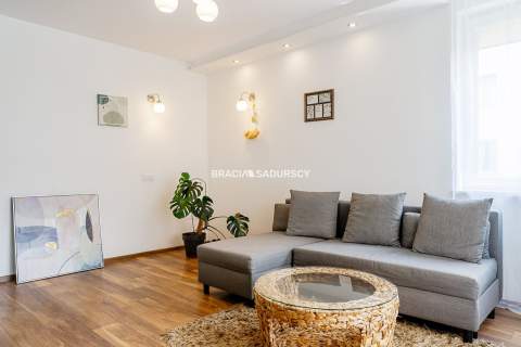 2 pok, 52,75m2, ul. Reduta, z miejscem postojowym