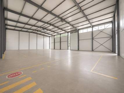 Magazyn 1200 m2 biuro 580 m2 3 bramy Puławska Warszawa