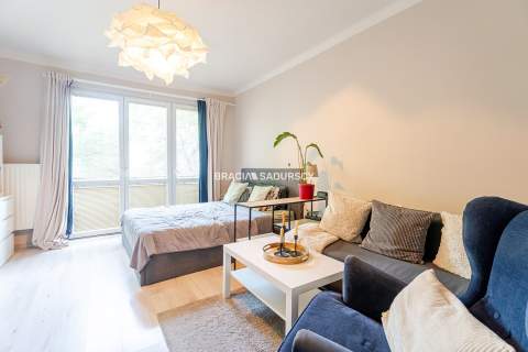 Rondo Mogilskie Parking Balkon UEK 5 min