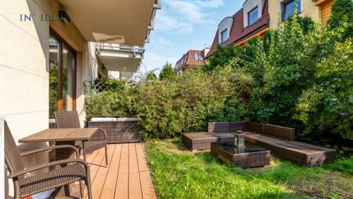 Komfortowy apartament z ogródkiem 800 m od plaży 