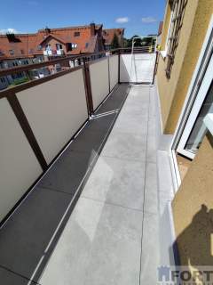 Do sprzedaży dwa pokoje z dużym balkonem