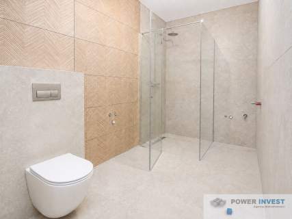 PRZESTRONNY DOM W SERCU WOLI JUSTOWSKIEJ