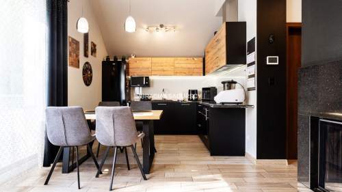 83m2 238m2 ogródek dwa m. postojowe