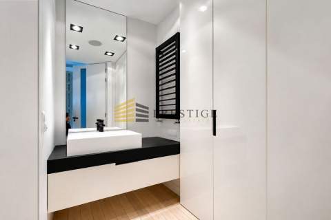 RESTAURA CENTRUM PRESTIŻ WYSOKI STANDARD
