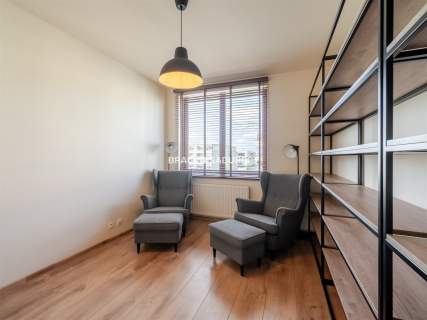 3 pokoje 77,05 m loggia garaż Piltza