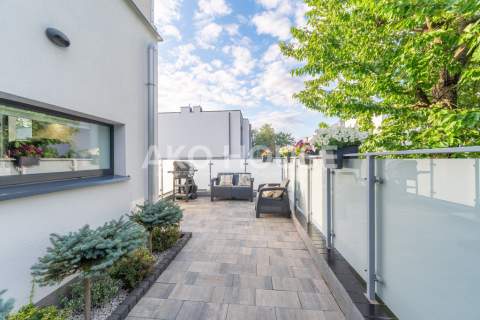 DOM szeregowy Ciołkowskiego Garaż Taras-20 m2