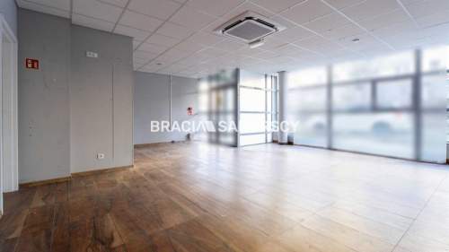 Lokal 135m2 front parter Kurdwanów