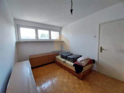 4 pokoje zabudowany balkon parking dwustronne