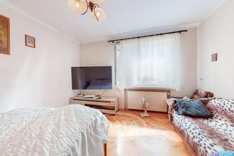 Muchobór Mały / 9 pokoi / garaż / 3 kuchnie