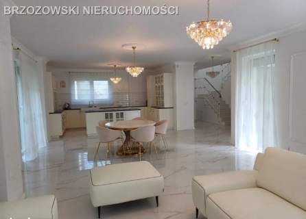 Bobrowiec, dom 191 m2, 4-5 pokoi, dz.711 m2, 2018r