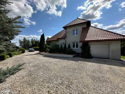 Dom z dużą działką 4 km od Chmielnika, Buska Zdrój