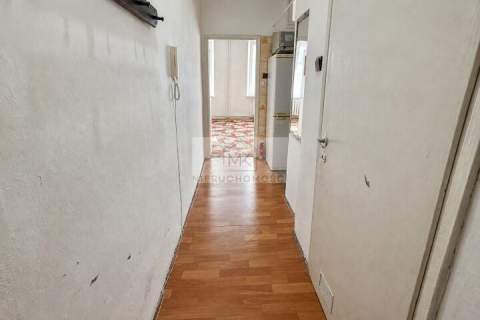 Kawalerka w centrum Brzegu 1. piętro Rynek 28 m2 do remontu