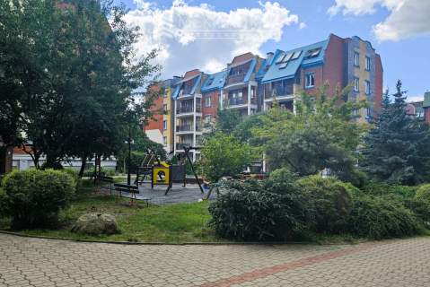 3 pokoje, Nowe Miasto, 66 m , do remontu, garaż,