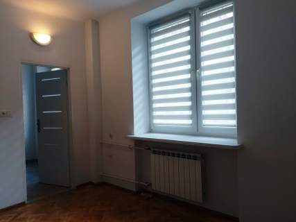 Trzypokojowe mieszkanie przy Placu Hallera
