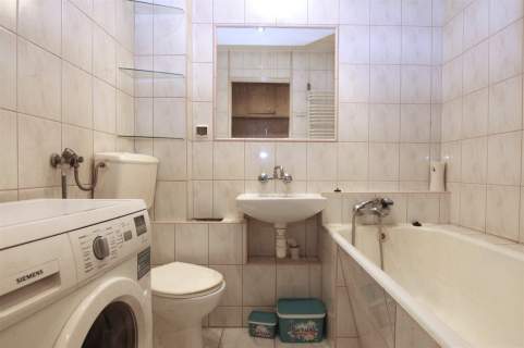2 pokoje PIONKI w zadbanym bloku