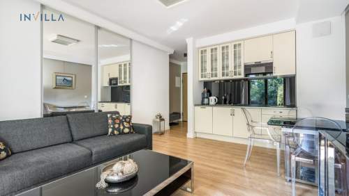 Komfortowy apartament z ogródkiem 800 m od plaży 