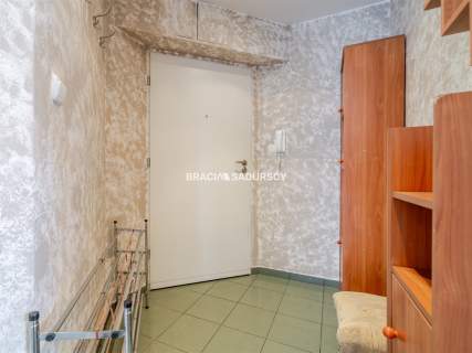 M 50M2 / 3 POKOJE / BALKON / GARAŻ / ZIELONO
