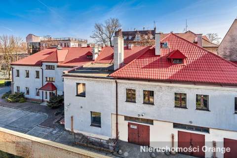 Budynek biurowo-usługowy przy Parku Centralnym