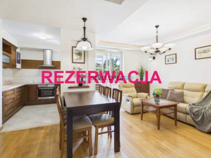 Eleganckie 3 pokoje z garażem i komórką na piętrze
