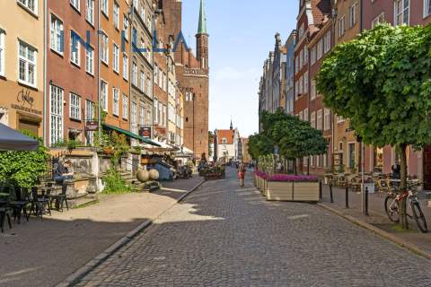 Gdańsk Piwna, zadbana kamienica, miejsce postojowe
