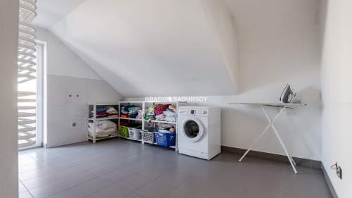 KOMFORTOWY DOM OTOCZONY ZIELENIĄ