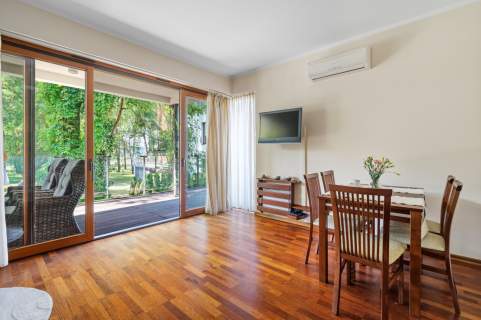 Apartament z dużym tarasem nad Zalewem Zegrzyńskim