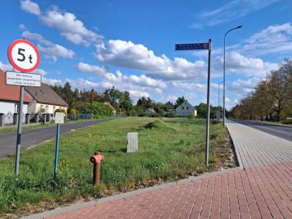 Narożna działka budowlana o dużej powierzchni, Rud