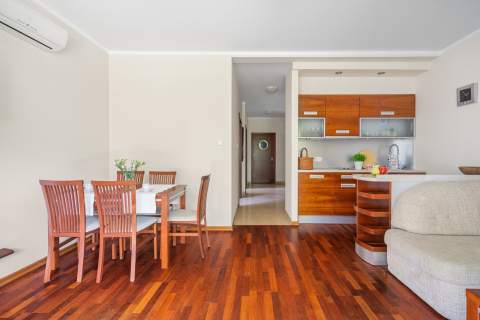 Apartament z dużym tarasem nad Zalewem Zegrzyńskim