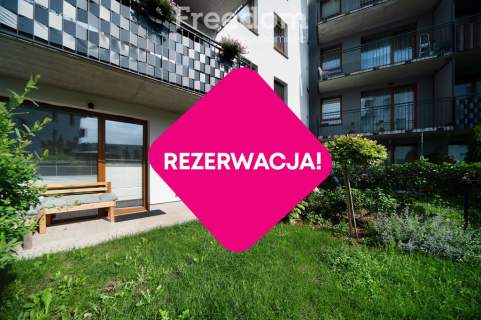 Przytulna i nowoczesna kawalerka z ogródkiem