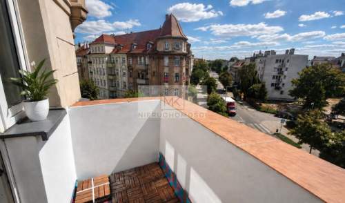 Mieszkanie 98,5 m2 3/4 pokoje Balkon 2 piwnice 