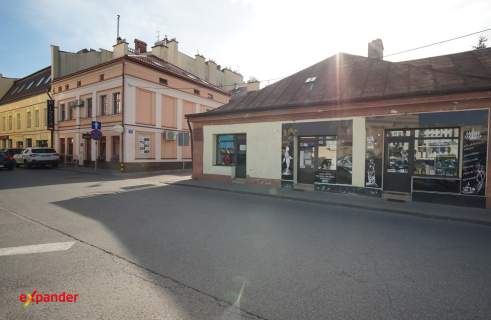 Kamienica inwestycyjna z lokalami usługowymi, centrum